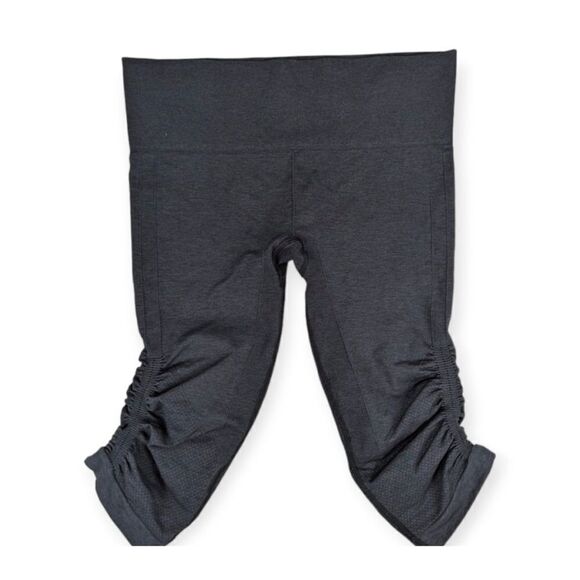 Lululemon In The Flow Crop II
Heathered Deep Coal Size 4 - Picture 6 of 7